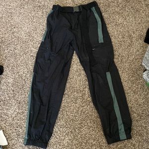 forever 21 khaki jogger, size medium belt comes with pants